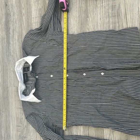 Liz Claiborne Classics Black w/ Strips & White Accents  Button Down Top Sz 10 - Picture 5 of 8